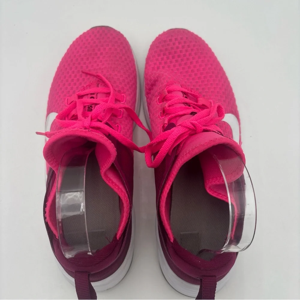 Nike Women's Fuchsia and‎ Burgundy Sneakers